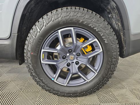 Used 2023 Rivian R1T Adventure AWD/4WD image 10