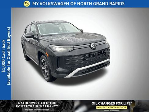 New 2026 Volkswagen Tiguan SE image 1