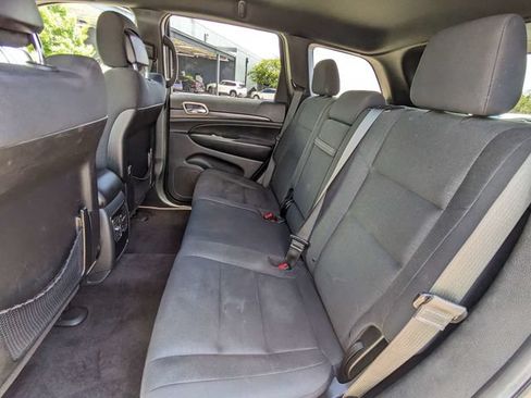 Used 2016 Jeep Grand Cherokee Laredo w/ Quick Order Package 23E AWD/4WD image 14