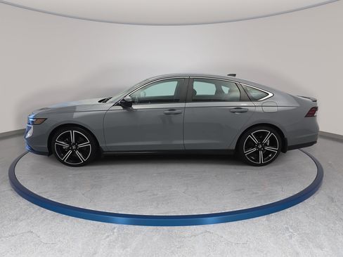 Used 2023 Honda Accord Sport image 8