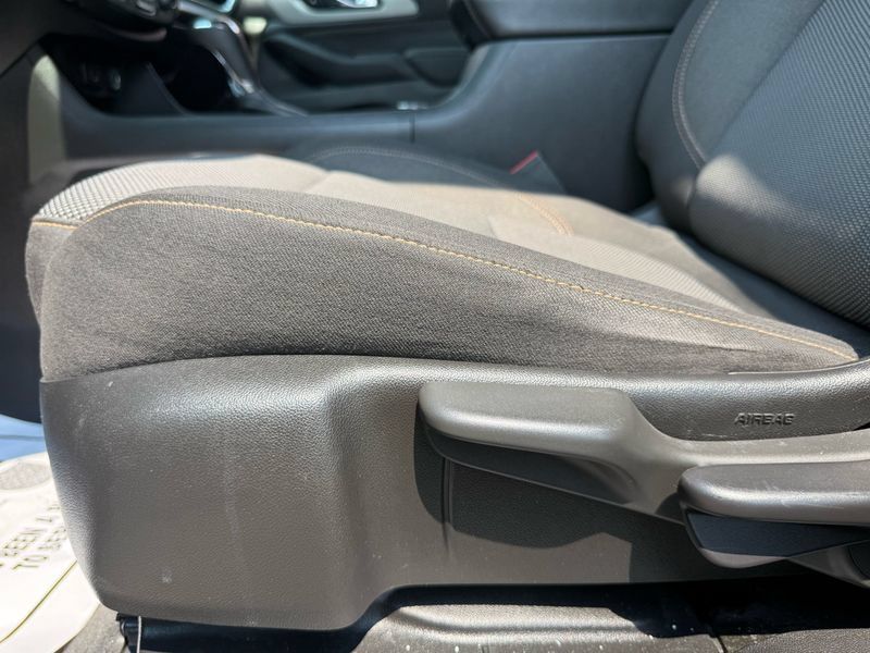 Used 2020 Chevrolet Traverse LS AWD/4WD image 16