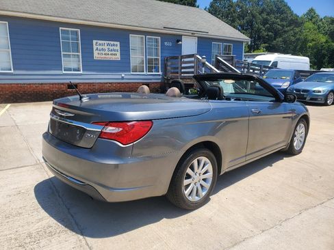 Used 2012 Chrysler 200 Touring FWD image 5