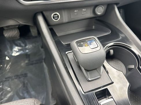 Used 2021 Nissan Rogue SV image 16