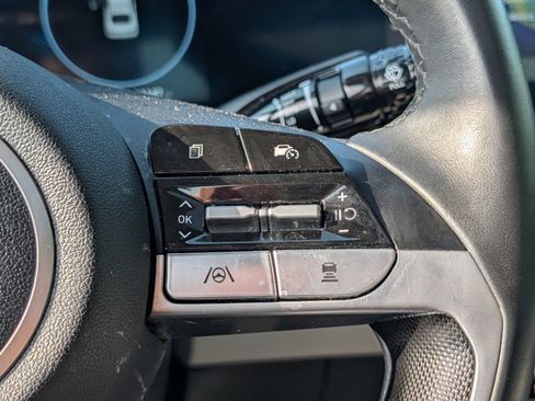 Used 2024 Hyundai Elantra Limited FWD image 29