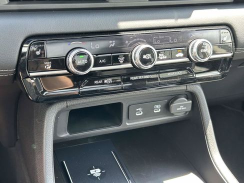 Used 2026 Honda Pilot image 18