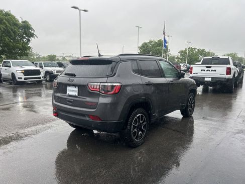 Used 2024 Jeep Compass Trailhawk AWD/4WD image 3