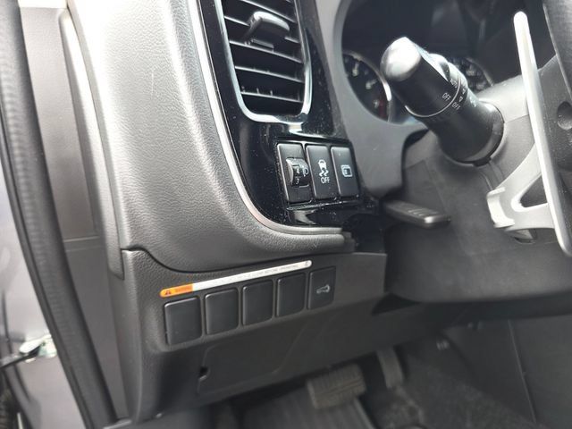 Used 2016 Mitsubishi Outlander GT AWD/4WD image 20