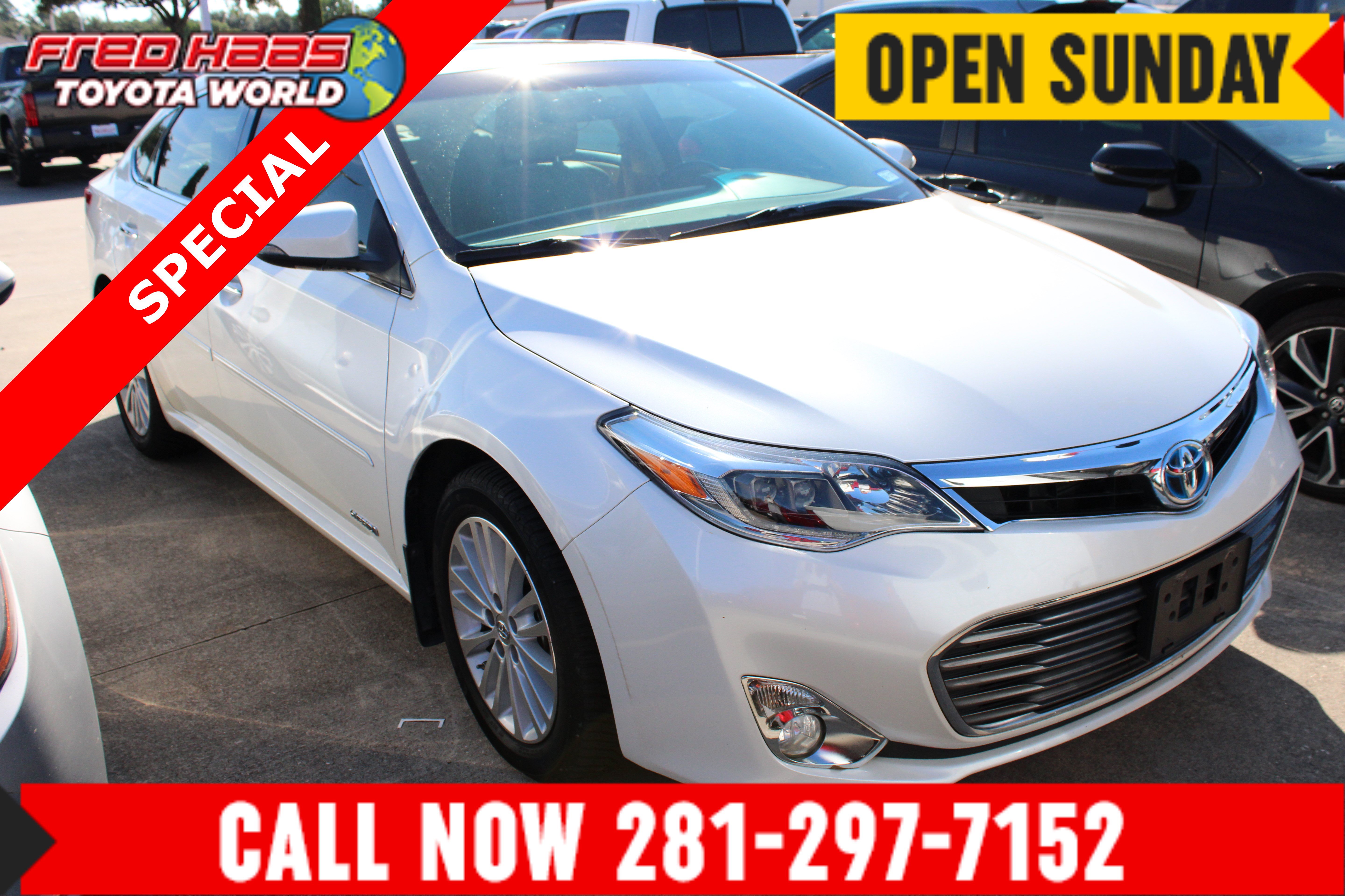 Used 2013 Toyota Avalon Limited FWD image 1
