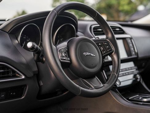 Used 2018 Jaguar XE Premium AWD/4WD image 29