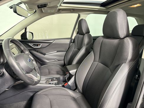 Used 2021 Subaru Forester Premium w/ Popular Package #1 AWD/4WD image 4