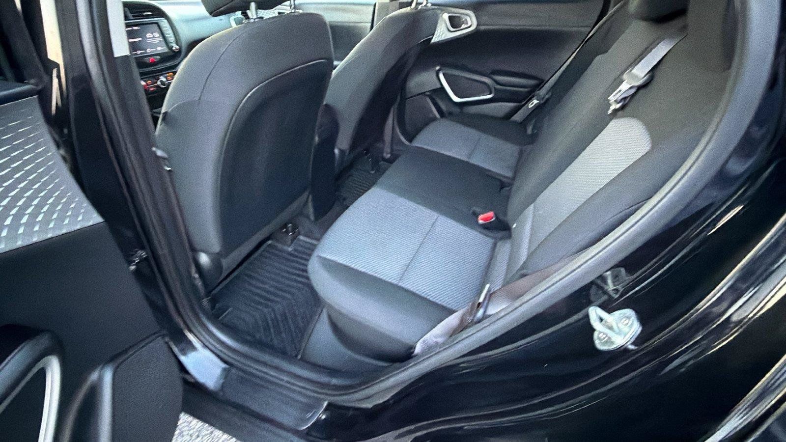 Used 2022 Kia Soul LX FWD image 23
