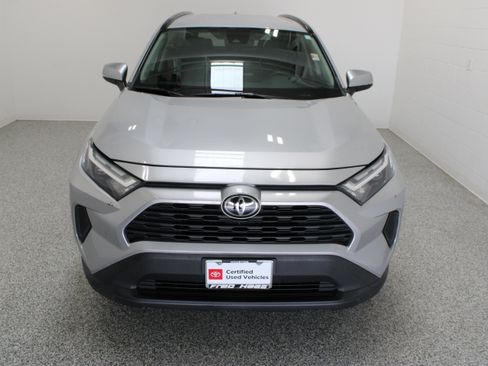 Used 2022 Toyota RAV4 XLE AWD/4WD image 3