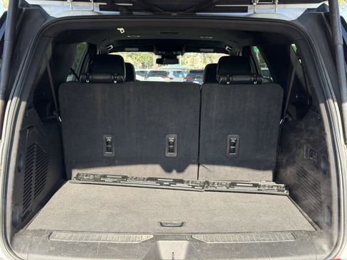 Used 2023 Chevrolet Suburban Premier image 26