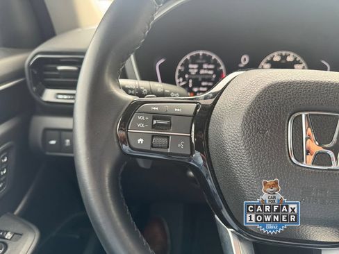 Used 2025 Honda Pilot EX-L image 19