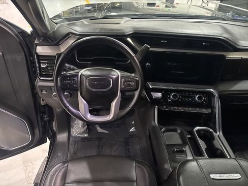 Used 2024 GMC Sierra 2500 Denali w/ Technology Package AWD/4WD image 21