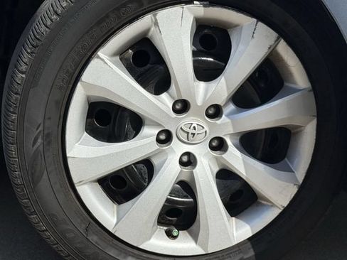 Used 2025 Toyota Corolla LE FWD image 10