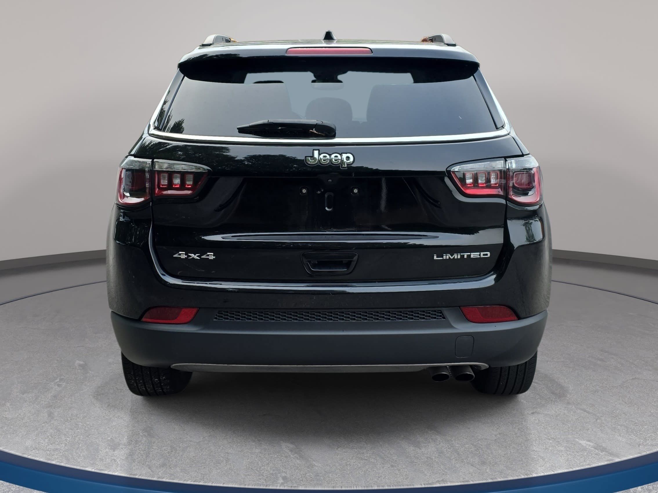 Used 2022 Jeep Compass Limited w/ Sun and Sound Group AWD/4WD image 2