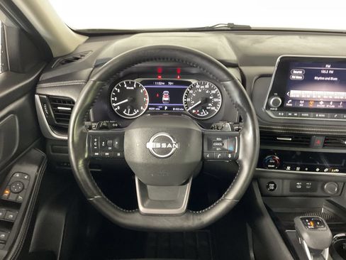 Used 2025 Nissan Rogue SV AWD/4WD image 12