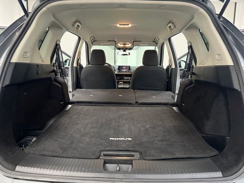 Used 2024 Nissan Rogue S image 28