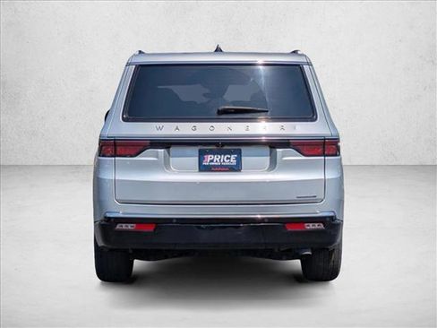 Used 2024 Jeep Wagoneer Series II w/ Flexible Seating Group RWD image 6