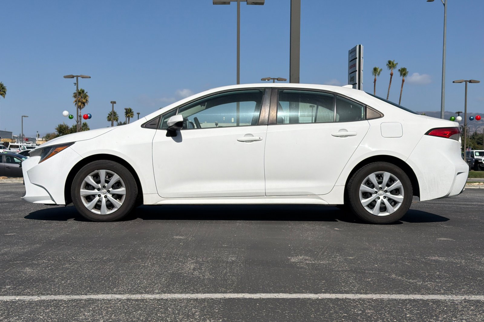Used 2020 Toyota Corolla LE FWD image 7