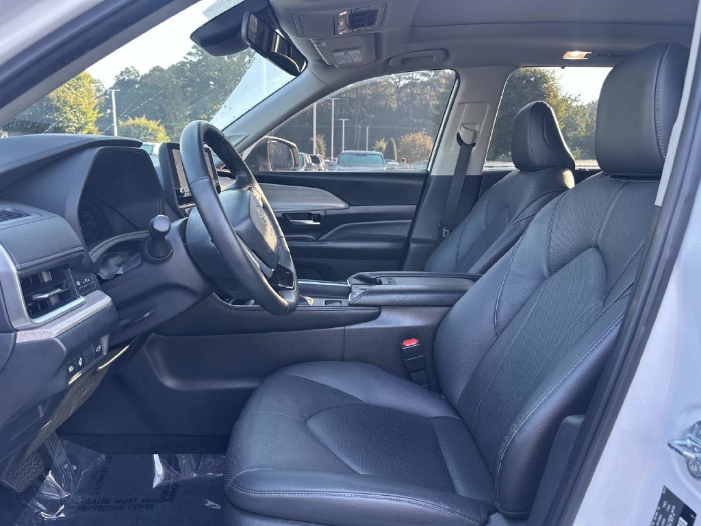 Used 2026 Toyota Grand Highlander FWD image 25