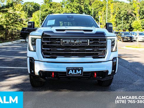 Used 2025 GMC Sierra 2500 AT4 w/ AT4 Premium Plus Package AWD/4WD image 10