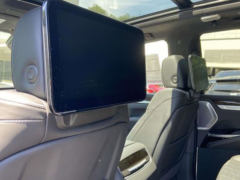 New 2026 Cadillac Escalade Platinum Sport w/ LPO, ONYX Package AWD/4WD image 13