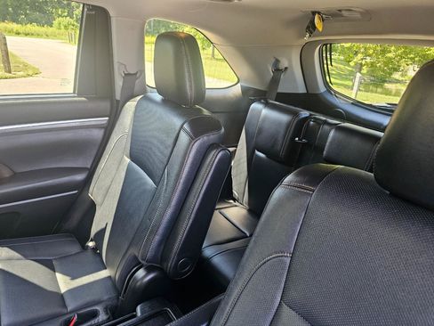 Used 2018 Toyota Highlander Limited Platinum AWD/4WD image 25