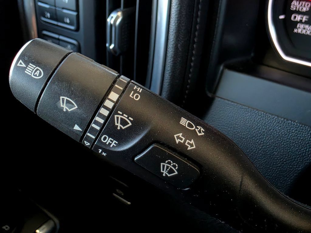 Used 2019 Chevrolet Silverado 1500 LTZ AWD/4WD image 31