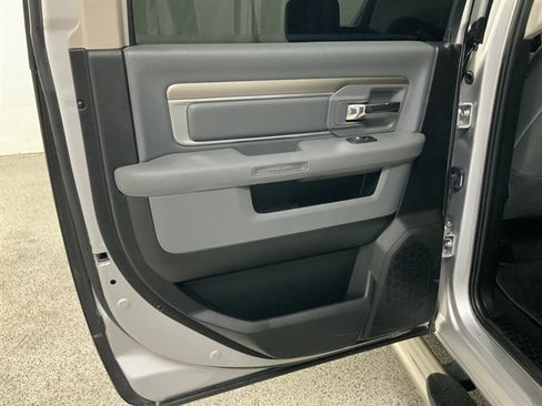Used 2019 RAM 1500 Classic SLT image 19
