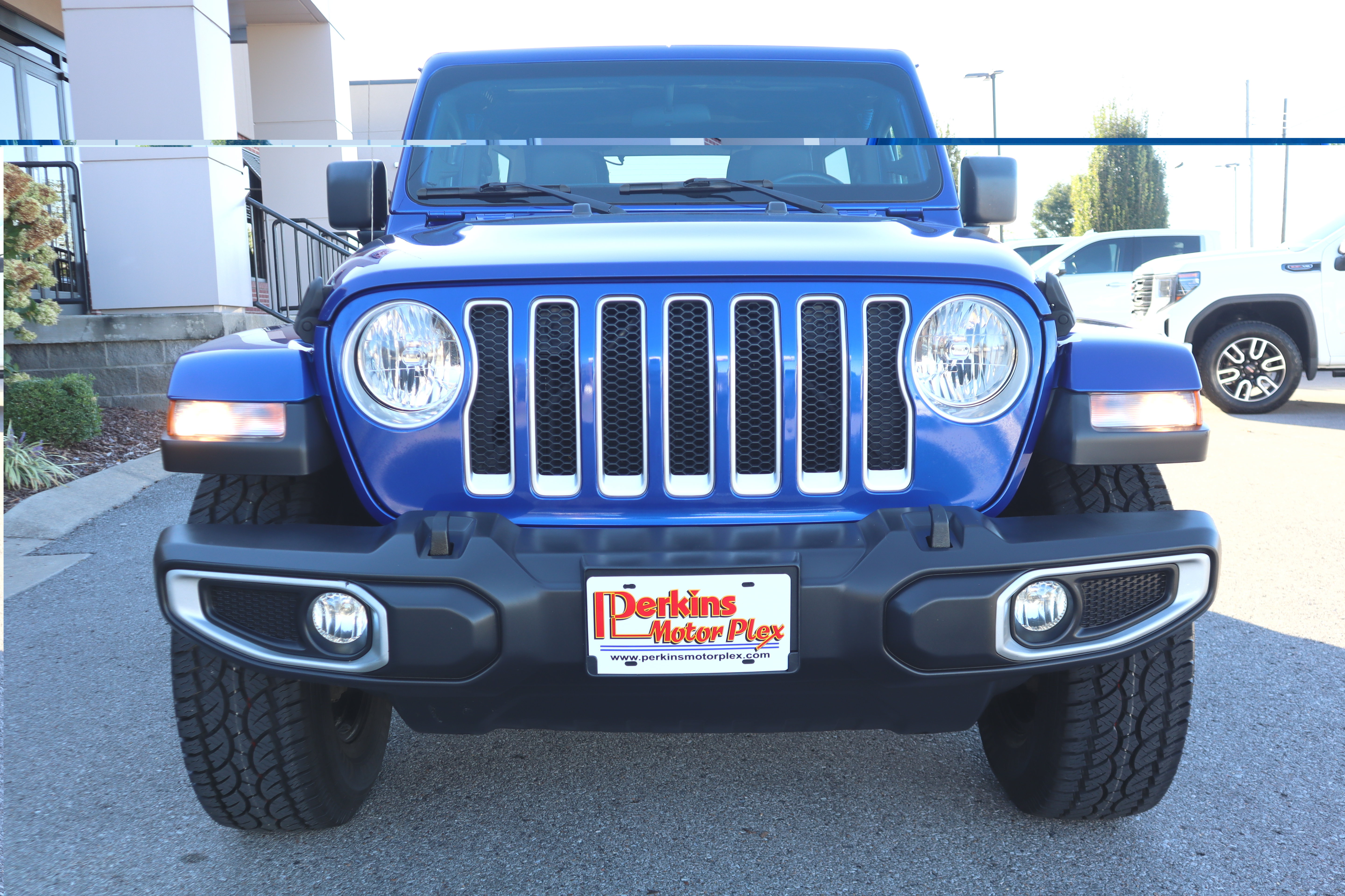 Used 2018 Jeep Wrangler Unlimited Sahara w/ Dual Top Group AWD/4WD image 4