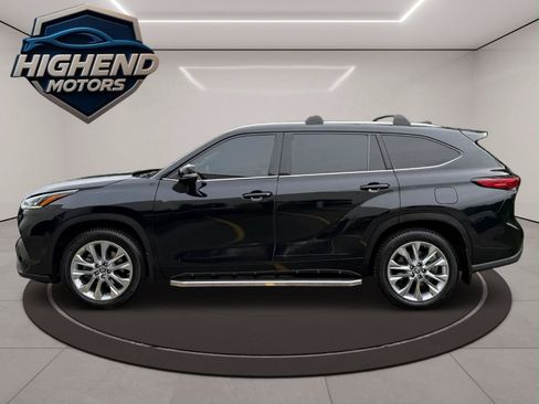 Used 2021 Toyota Highlander Limited AWD/4WD image 3
