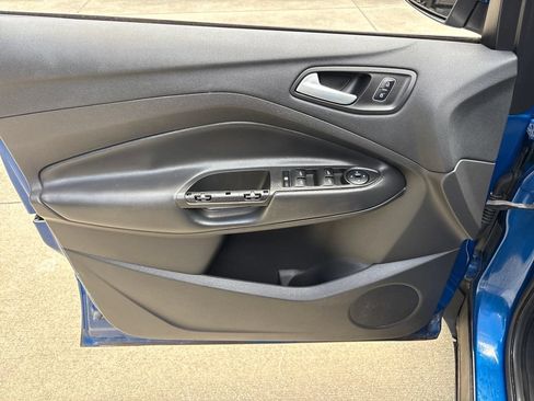 Used 2017 Ford Escape SE w/ SE Cold Weather Package FWD image 15