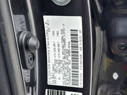Certified 2019 Toyota Tacoma TRD Sport AWD/4WD image 25