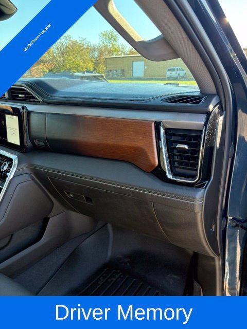 Used 2023 GMC Sierra 1500 Denali AWD/4WD image 35