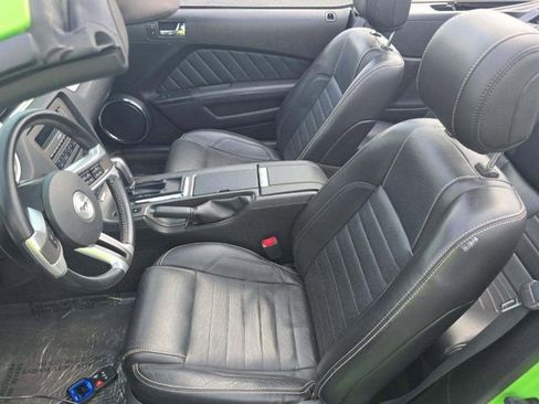 Used 2013 Ford Mustang Premium image 4