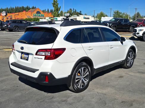 Used 2018 Subaru Outback 2.5i Limited AWD/4WD image 7