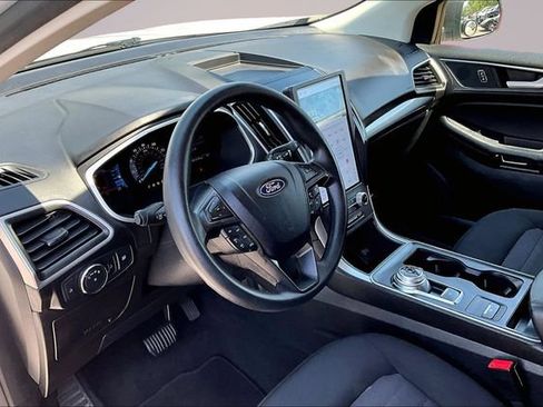 Used 2021 Ford Edge SE FWD image 16