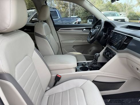 Used 2021 Volkswagen Atlas SEL Premium image 10
