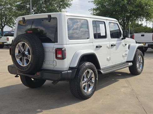 Used 2022 Jeep Wrangler Unlimited Sahara w/ Cold Weather Group AWD/4WD image 3