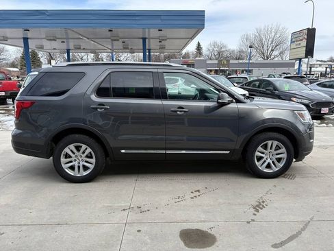 Used 2019 Ford Explorer XLT w/ Equipment Group 201A AWD/4WD image 5
