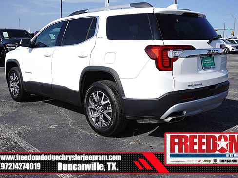 Used 2023 GMC Acadia SLT FWD image 3