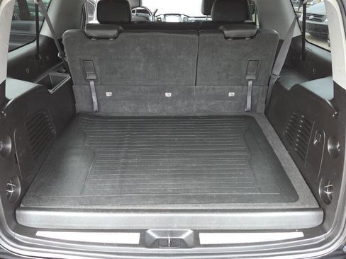 Used 2019 Chevrolet Suburban LT image 37