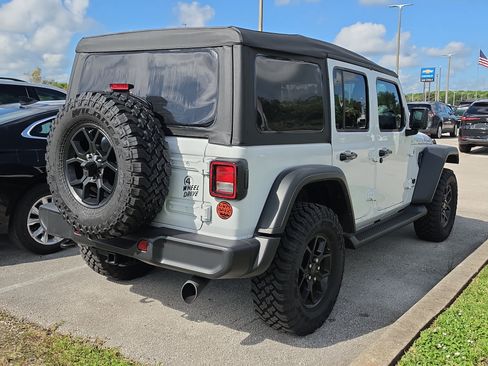 Used 2025 Jeep Wrangler Unlimited Sport AWD/4WD image 6
