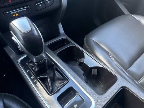 Used 2019 Ford Escape SEL image 30