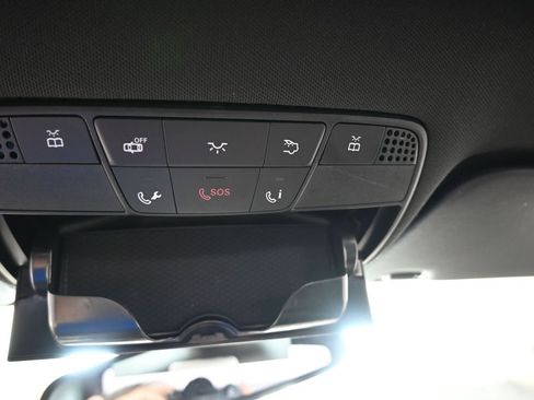 Used 2018 Mercedes-Benz C 300 Sedan image 30