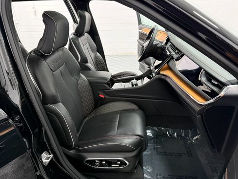 Used 2023 Jeep Grand Cherokee L Summit AWD/4WD image 22