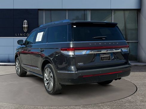 Used 2022 Lincoln Navigator Reserve AWD/4WD image 3
