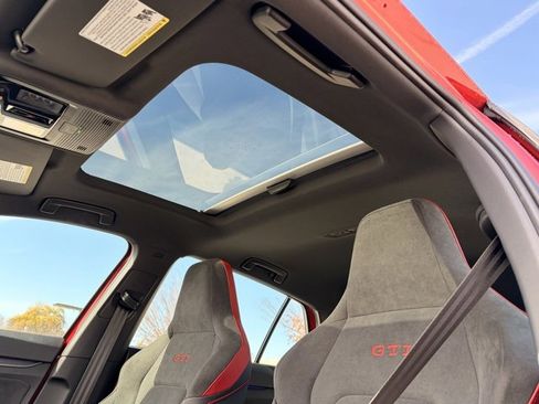 Used 2025 Volkswagen GTI SE image 11